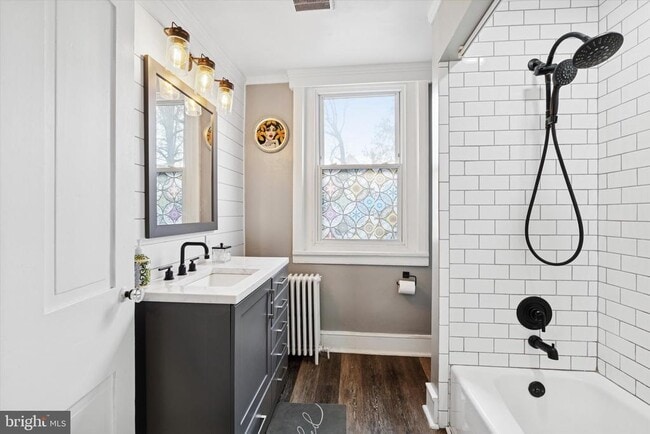 Building Photo - 138 Hall St