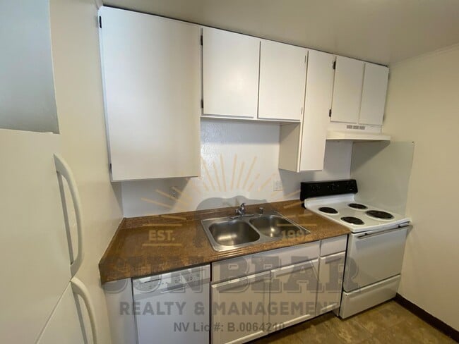 Building Photo - Cute 1 bedroom in Central Incline!