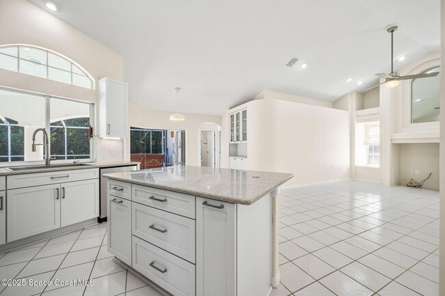 Building Photo - 174 Martesia Way