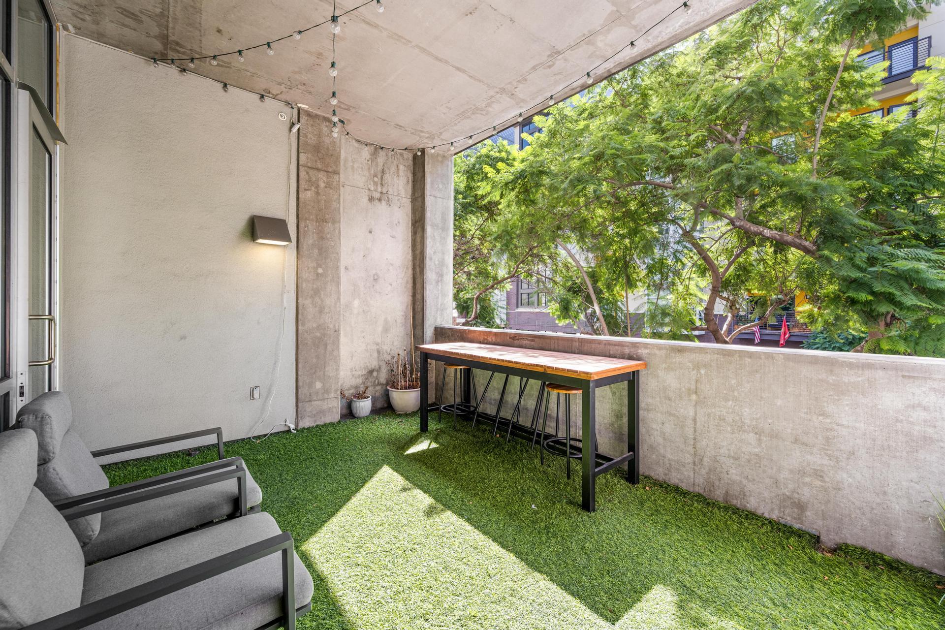 Building Photo - 1025 Island Ave