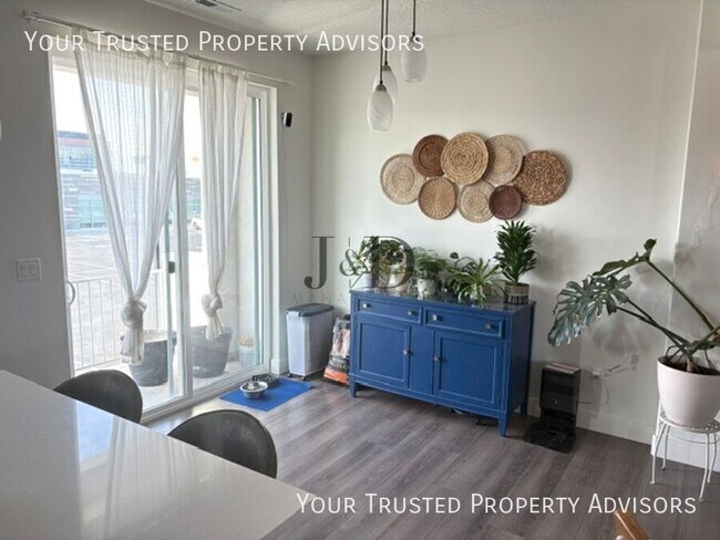 Building Photo - 5096 Putney Hill Rd