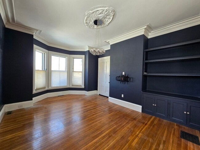 Building Photo - 26 Mather St