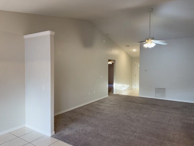 Building Photo - 701 E palm St