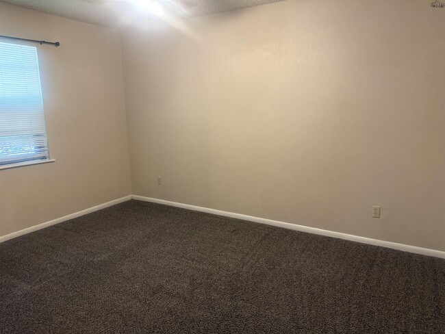 Building Photo - 2809 Lavell Ave