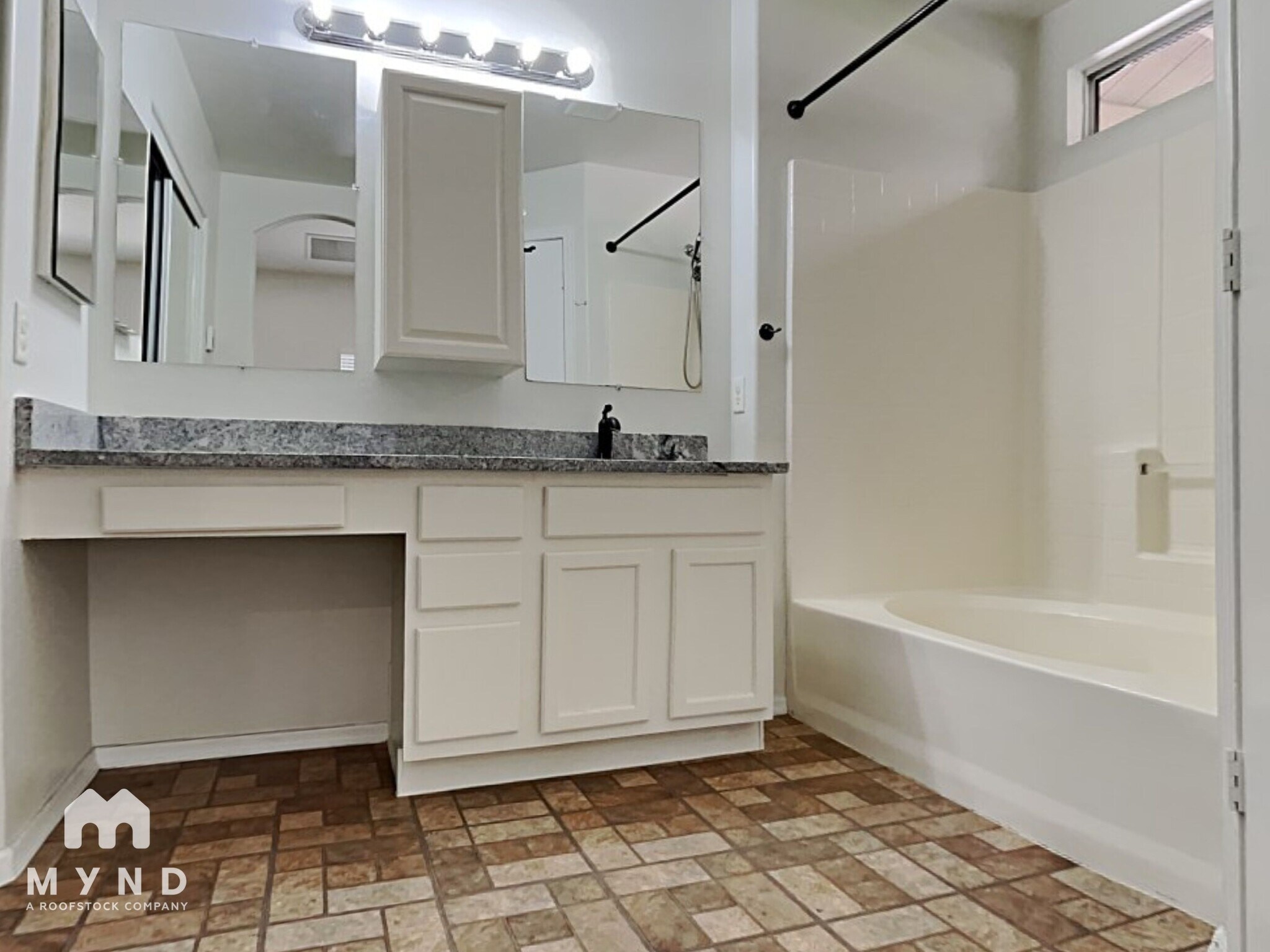 Building Photo - 1314 E Escuda Dr