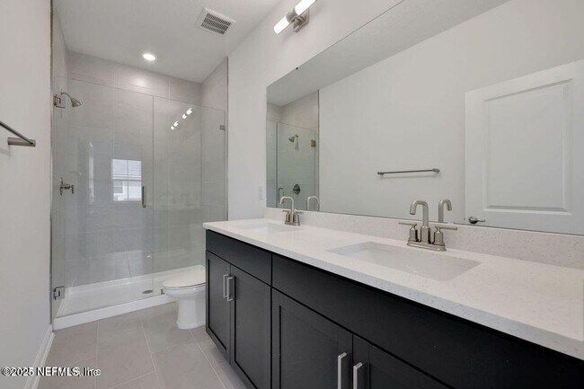 Building Photo - 265 Brandon Lks Dr