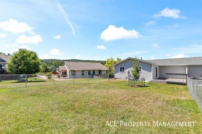 Building Photo - 3738 Park Dr