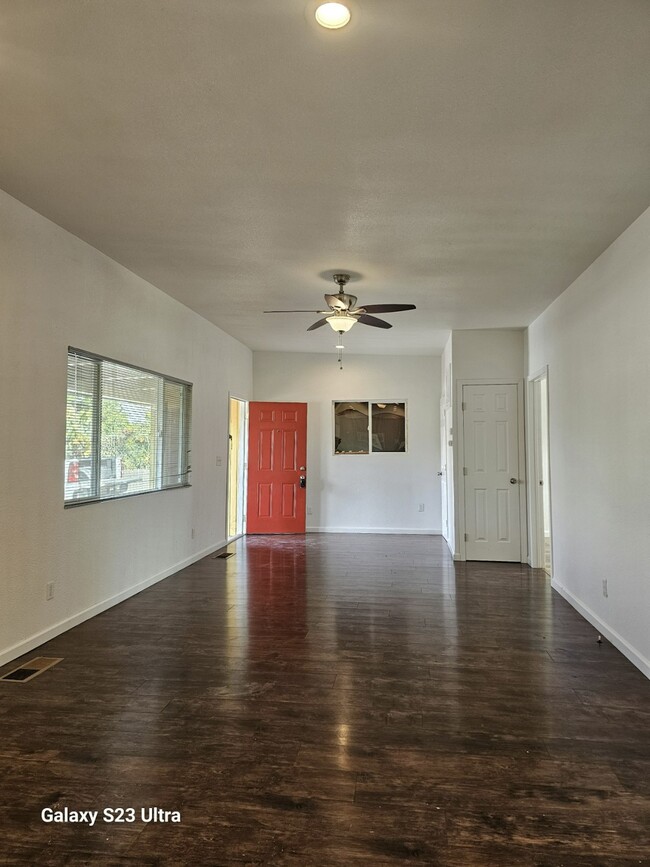 Building Photo - 606 Placid Ln