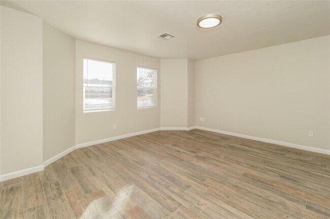 Building Photo - 5107 N Miller Pl
