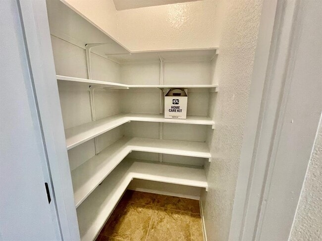 Building Photo - 111 Living Reef Dr