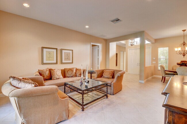 Building Photo - 8891 Starhaven Cove