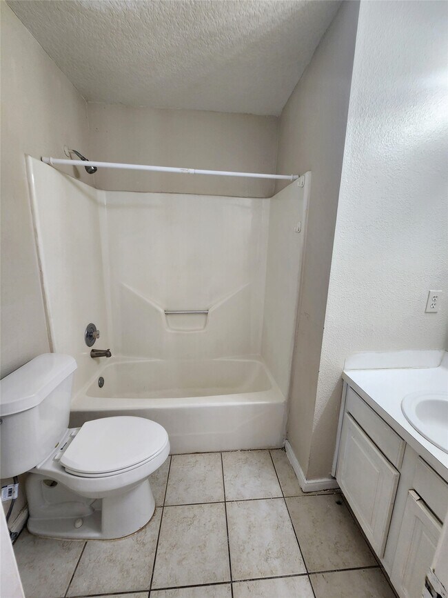 Building Photo - 19722 Ridge Falls Ct