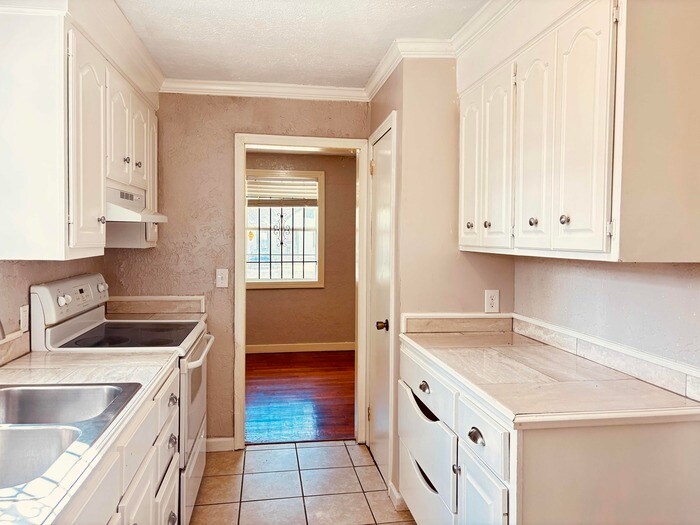 Building Photo - 234 Culbertson Ave