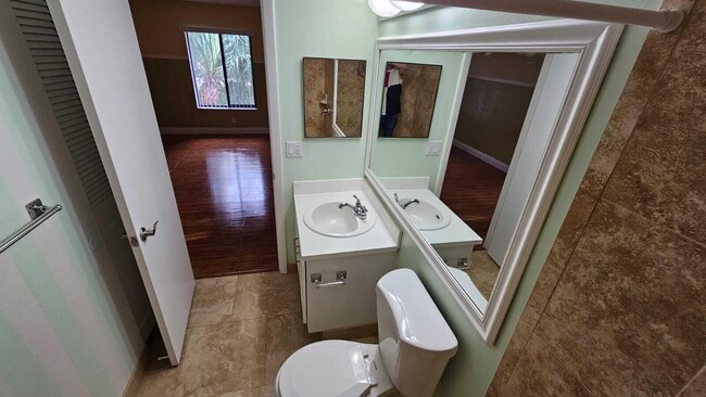 Building Photo - 205 Foxtail Dr