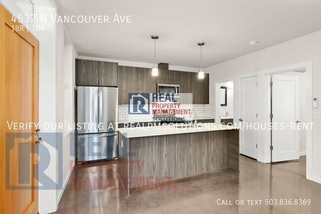 Building Photo - 4532 N Vancouver Ave