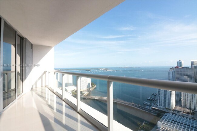 Building Photo - 495 Brickell Ave