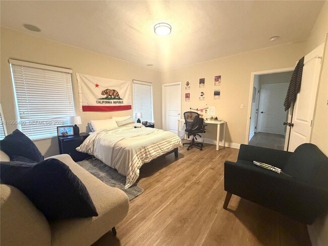 Building Photo - 5116 SW 57th Ave