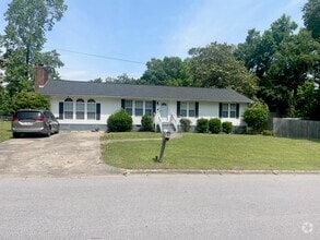 Building Photo - 2208 Indian Dr