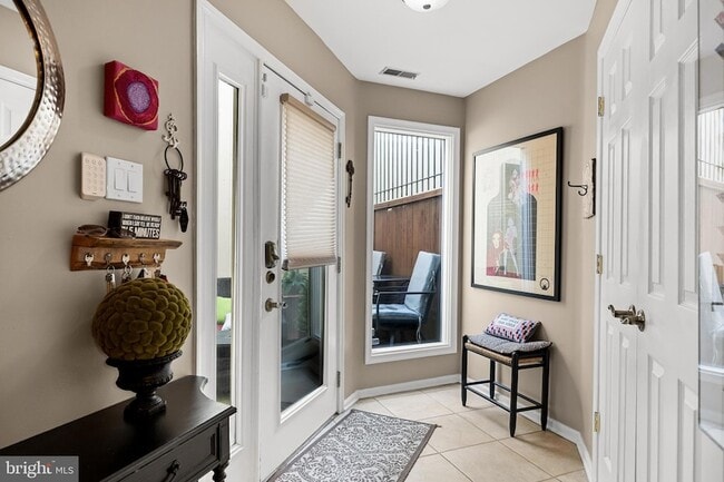 Building Photo - 1410 Chanticleer