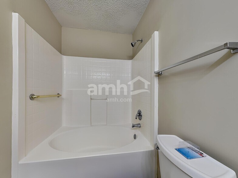 Building Photo - 25 Waterway Dr