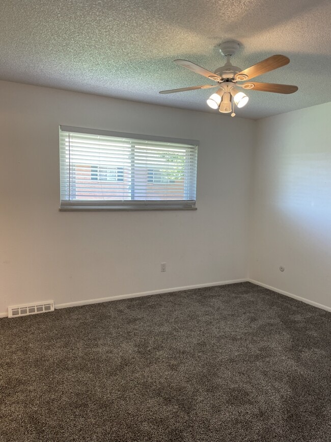 Building Photo - 3915 S Boston St