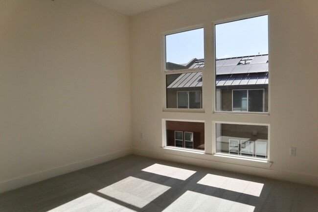 Building Photo - State of the Art Condo located in Fremont! – Metro West Community!