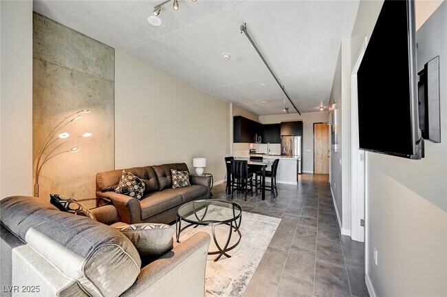 Building Photo - 353 E Bonneville Ave