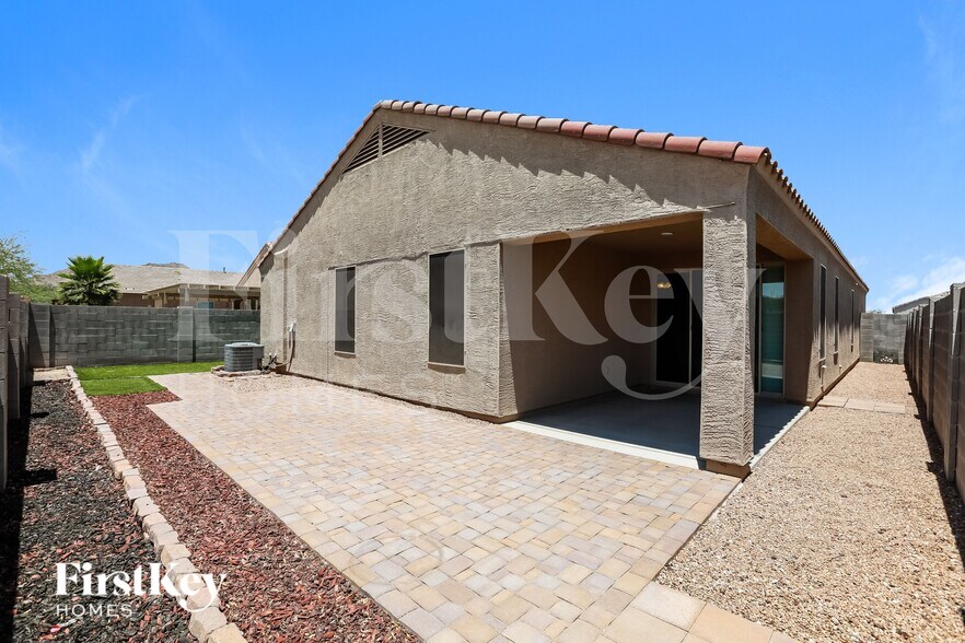 Building Photo - 4151 W Goldmine Mountain Dr