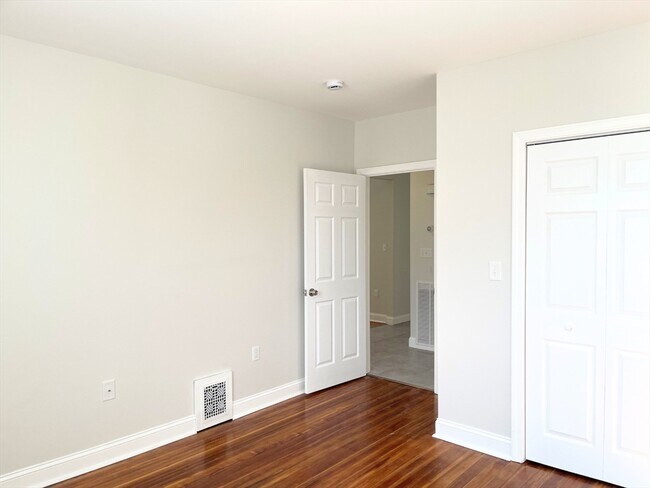 Building Photo - 25 Bennett St