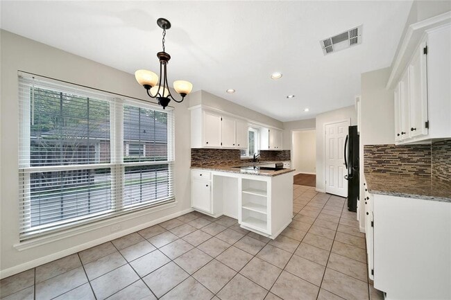 Building Photo - 3939 Fawn Creek Dr