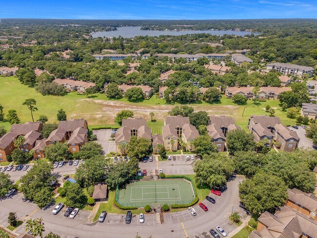 Building Photo - Newly Renovated 2-Bedroom Corner Unit in G...
