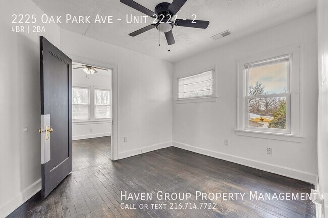 Building Photo - 2225 Oak Park Ave