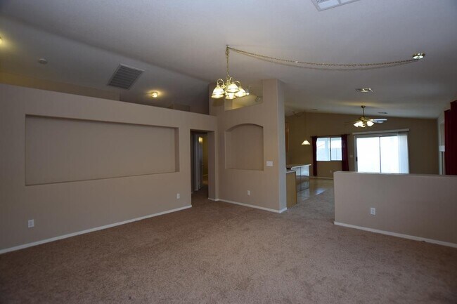 Building Photo - 1024 Clover Tip Ct