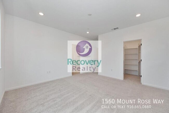 Building Photo - 1560 Mount Rose Ln