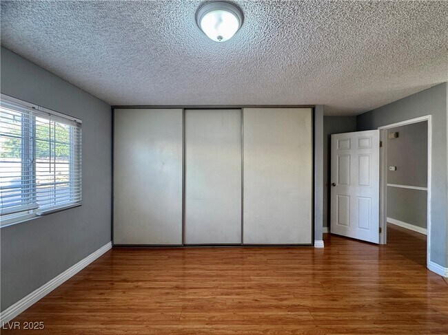 Building Photo - 7018 Montcliff Ave