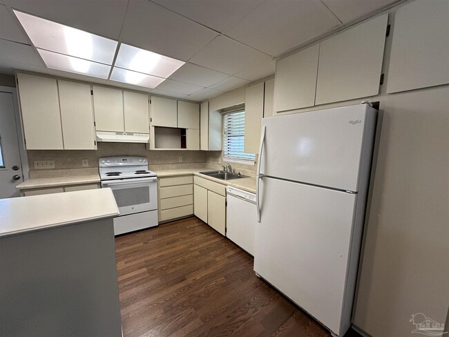 Building Photo - 3955 San Gabriel Dr