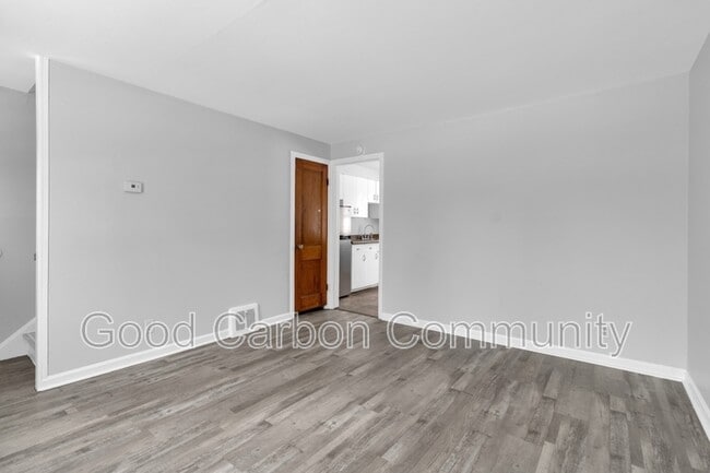 Building Photo - 854 Richmond Ave