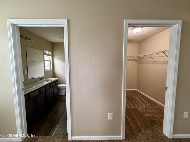 Building Photo - 3583 Sunfish Dr