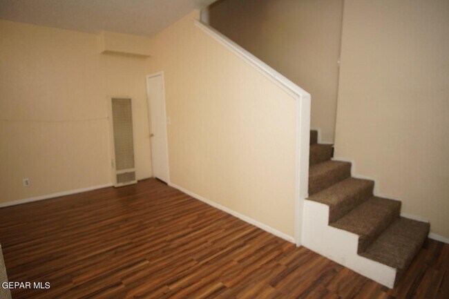 Building Photo - 3403 Pershing Dr