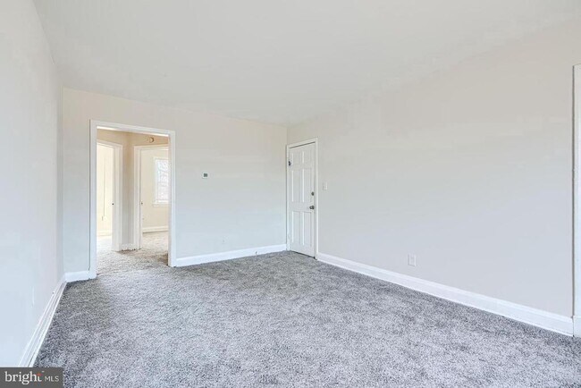 Building Photo - 5626 Midwood Ave
