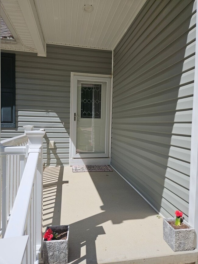 Building Photo - NEW LISTING!!!!!