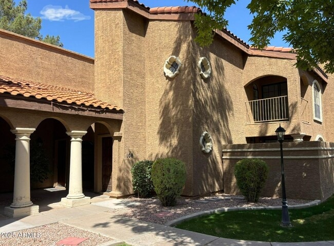Primary Photo - 6945 E Cochise Rd