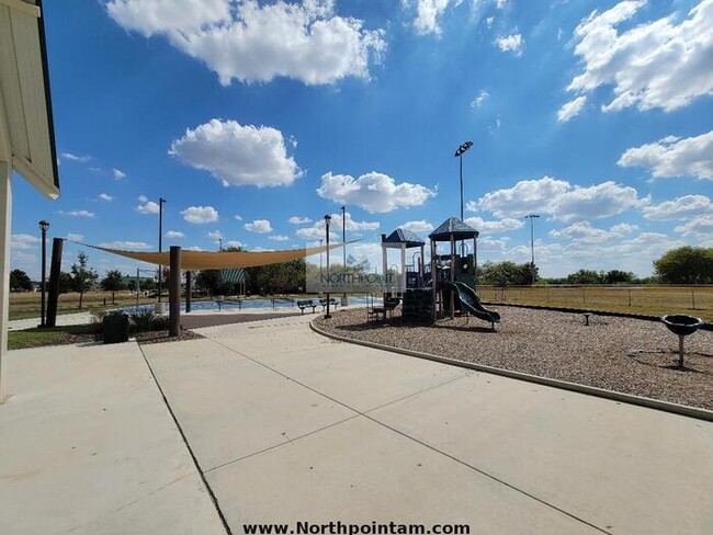 Building Photo - 3 Bedroom Home in Luckey Ranch Available F...