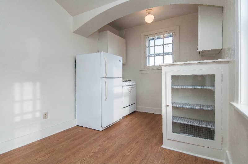 Building Photo - 5646 Hobart St