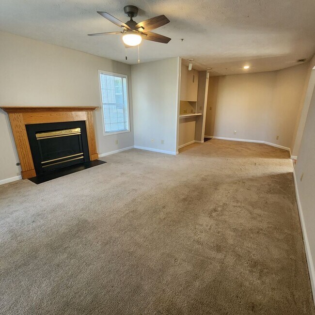 Building Photo - 300 Waterdown Dr