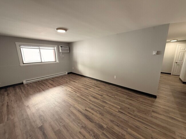 Building Photo - 95 Powers St