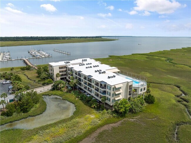 Building Photo - 1 Marina Dr