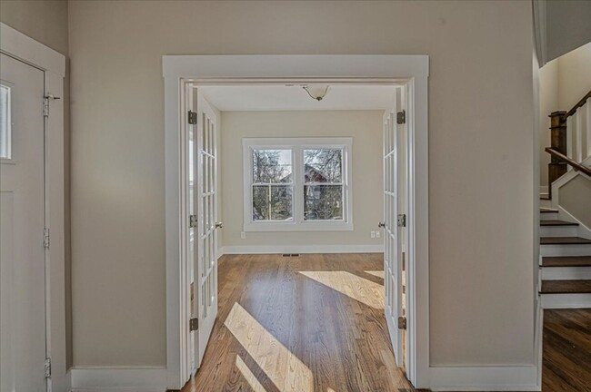 Building Photo - Beautiful House in East Nashville!