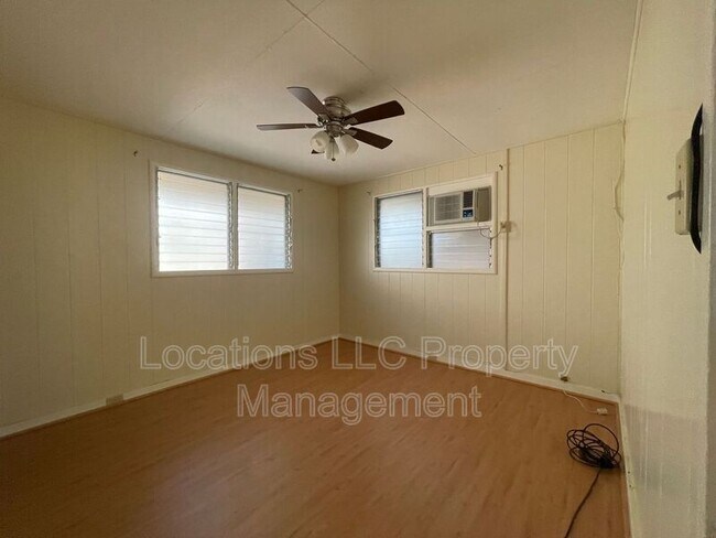 Building Photo - 1595 Makamua St