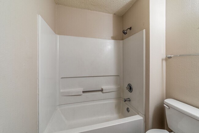 Building Photo - 8422 Parry Path